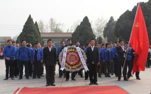 緬懷先烈忠魂-傳承革命精神-益和熱力公司開(kāi)展清明祭掃烈士陵園活動(dòng)